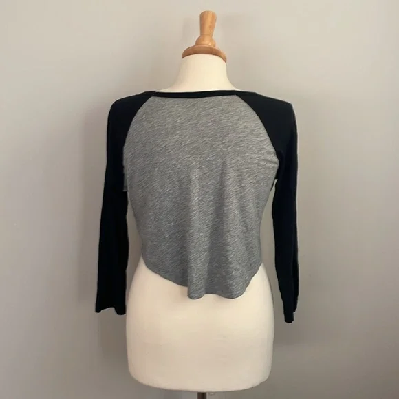 Talula Cropped Raglan Top - Picture 2 of 4